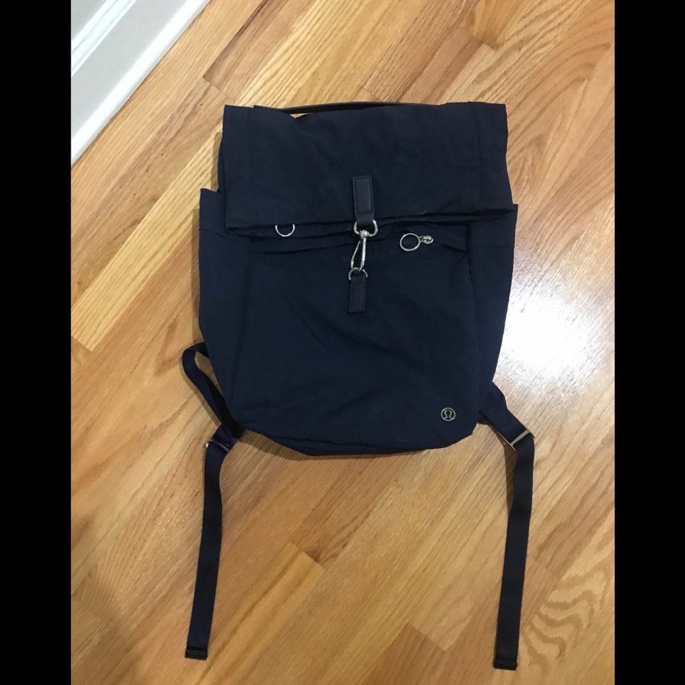Lululemon backpack 17L